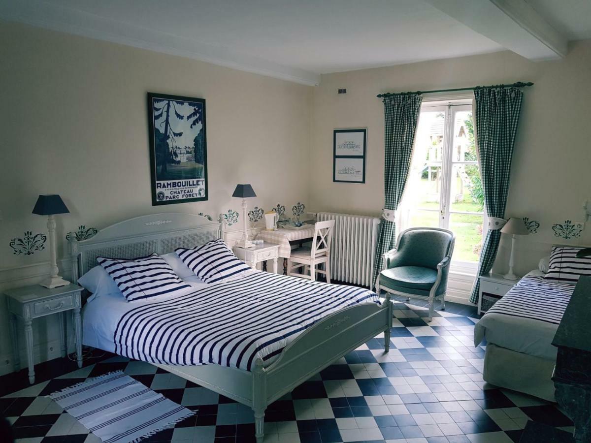 Manoir De L'As De Trefle Bed & Breakfast Isneauville Exterior photo